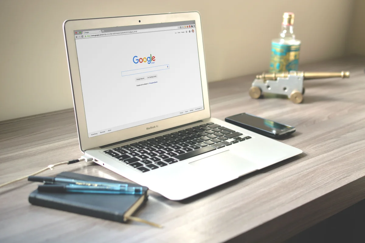 Diagram showing the flow of insights from Google Search Console