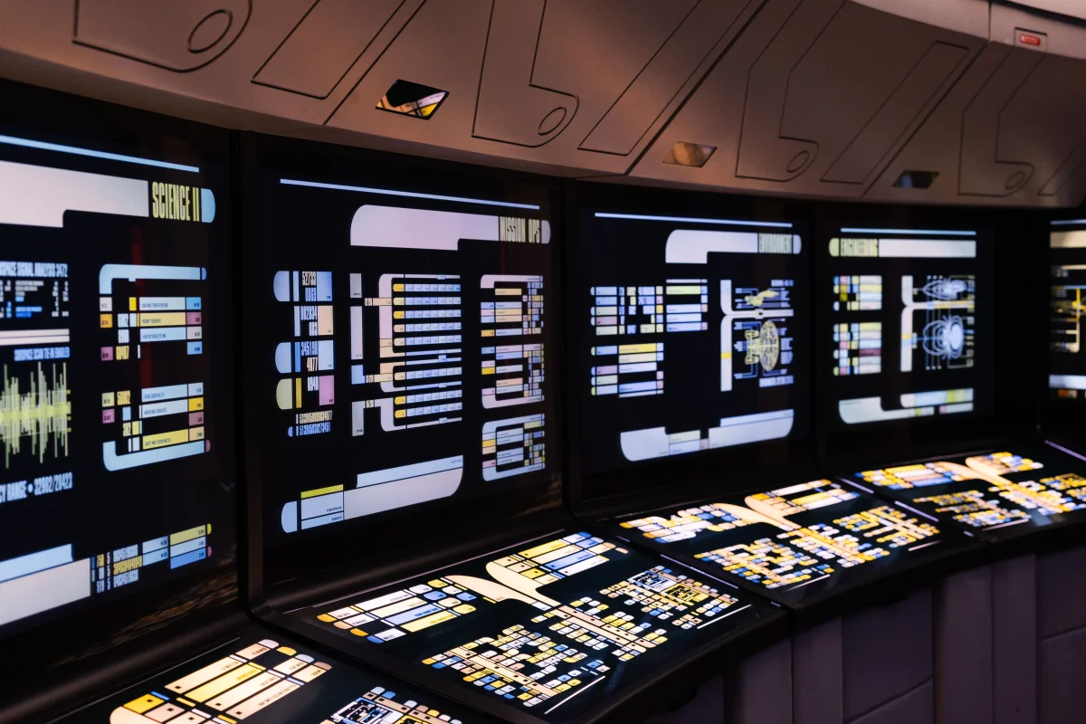 E-Ink dashboard in a tech setup