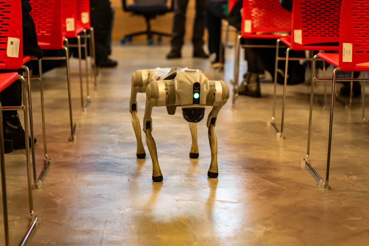Healthcare robot assisting in surgery